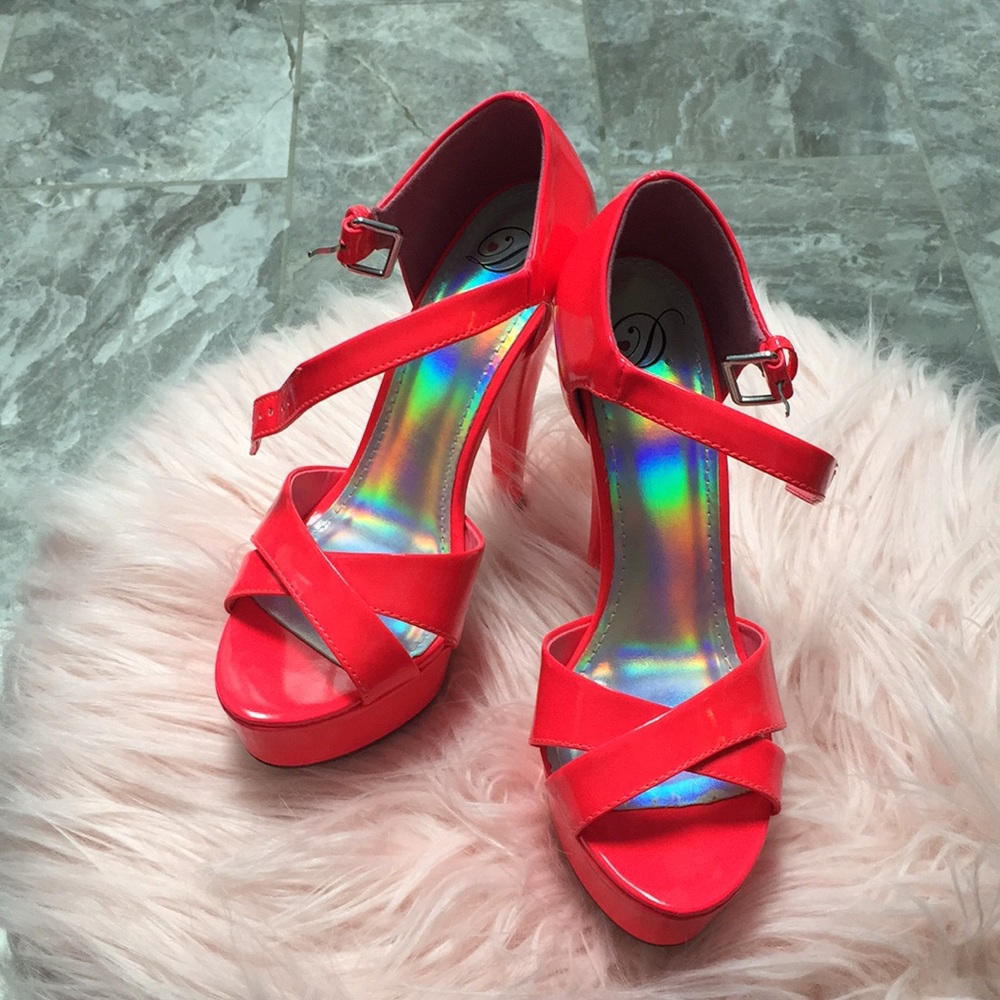 NWOT Hot pink platform heels!